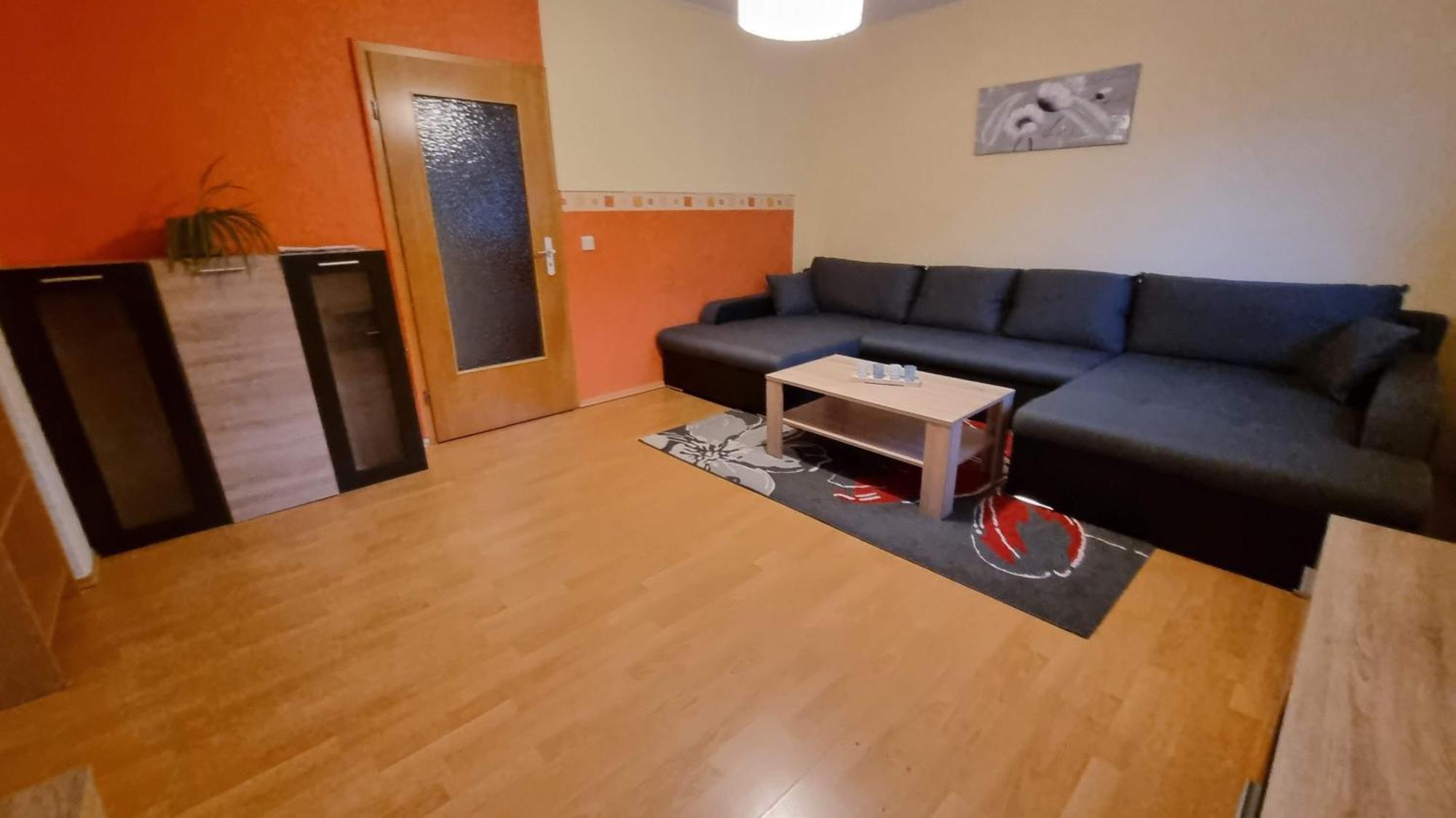 Apartment Und In *
